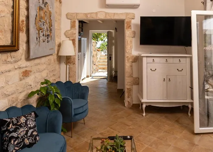 Family Friendly House With A Swimming Pool Cove Zarace, Hvar - 23502 Prázdninový dům *