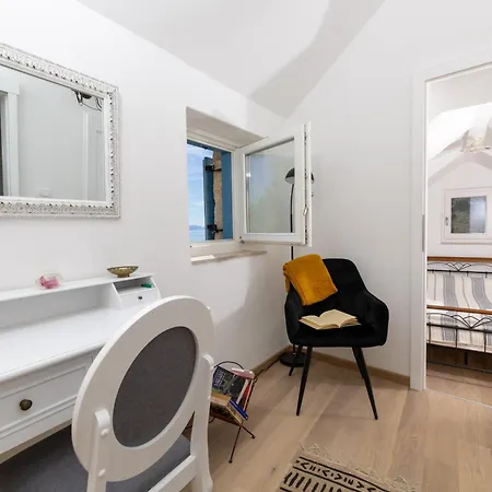 Ferienhaus Family Friendly House With A Swimming Pool Cove Zarace, Hvar - 23502 Zarače