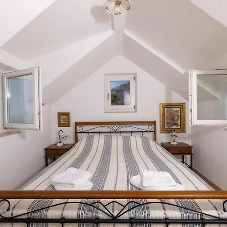 Ferienhaus Family Friendly House With A Swimming Pool Cove Zarace, Hvar - 23502 Zarače