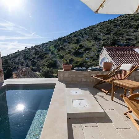 Family Friendly House With A Swimming Pool Cove Zarace, Hvar - 23502 Vakantiehuis *