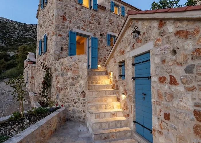 Family Friendly House With A Swimming Pool Cove Zarace, Hvar - 23502