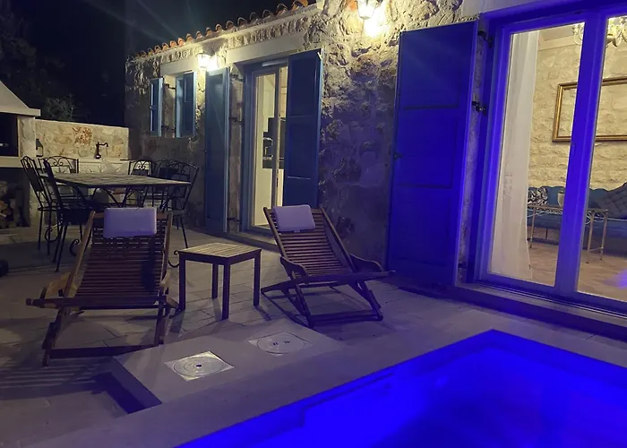 Family Friendly House With A Swimming Pool Cove Zarace, Hvar - 23502 * Zarace