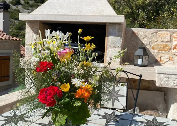 Family Friendly House With A Swimming Pool Cove Zarace, Hvar - 23502 Casa de Férias